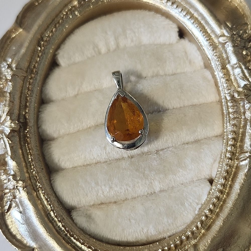 JM925 Sterling Silver Teardrop Pendant - Picture 2 of 4